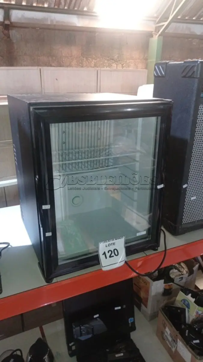LOTE 120 - 01 FRIGOBAR. (NO ESTADO) ATENÇÃO! FAZER A VISITAÇÃO ANTES DE ARREMATAR, NÃO SABEMOS SE FUNCIONA, LEILÃO NÃO TEM GARANTIA E NEM DEVOLUÇÃO, SUJEITO A POSSÍVEIS AVARIAS VISÍVEIS/OCULTAS E/OU AUSÊNCIA DE COMPONENTES.