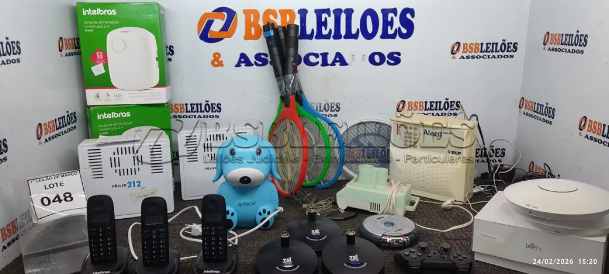 LOTE 048 - 01 CENTRAL DE ALARME, 02 NEBULIZADORES INCOMPLETOS, 02 APARELHOS DE TELEFONE, 04 RAQUETES ELÉTRICAS, 02 BASES DE MICROFONES DE MESA, VÁRIOS ROTEADORES E ELETRÔNICOS DIVERSOS. (NO ESTADO) ATENÇÃO! FAZER A VISITAÇÃO ANTES DE ARREMATAR, NÃO SABEMOS SE FUNCIONA, LEILÃO NÃO TEM GARANTIA E NEM DEVOLUÇÃO, SUJEITO A POSSÍVEIS AVARIAS VISÍVEIS/OCULTAS E/OU AUSÊNCIA DE COMPONENTES.
