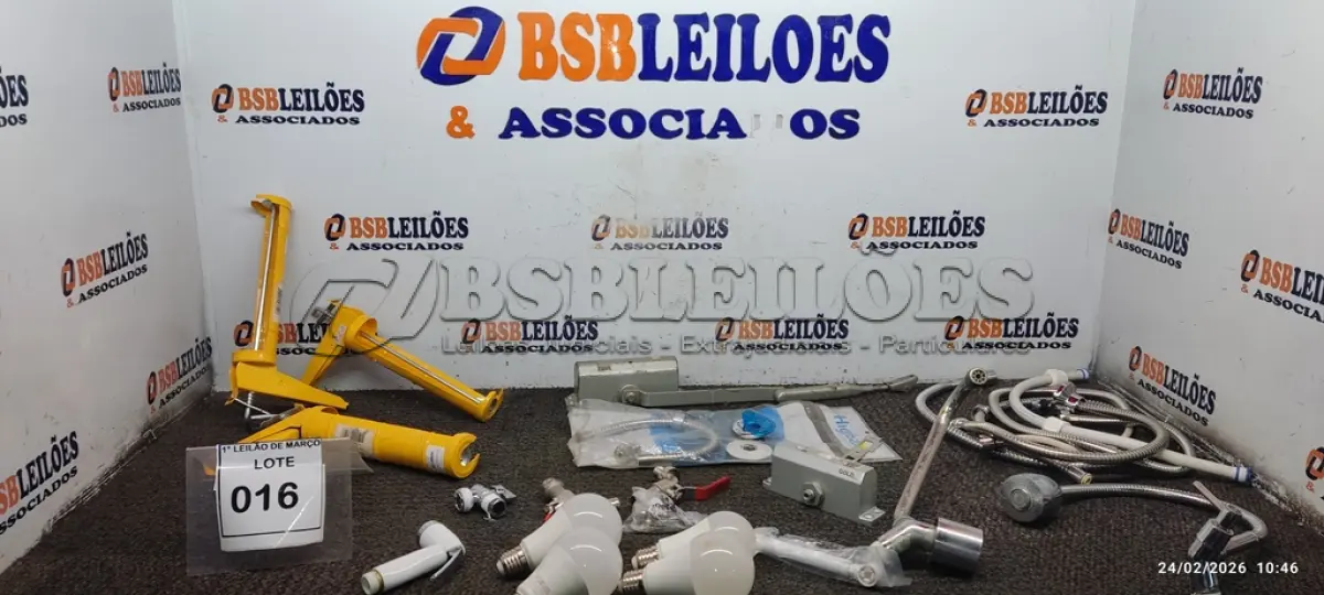 LOTE 016 - 03 PISTOLAS DE SILICONE, VÁRIAS LÂMPADAS, 04 TORNEIRAS, 01 DUCHA HIGIÊNICA E 01 MOLA DE HIDRÁULICA. (NO ESTADO) ATENÇÃO! FAZER A VISITAÇÃO ANTES DE ARREMATAR, NÃO SABEMOS SE FUNCIONA, LEILÃO NÃO TEM GARANTIA E NEM DEVOLUÇÃO, SUJEITO A POSSÍVEIS AVARIAS VISÍVEIS/OCULTAS E/OU AUSÊNCIA DE COMPONENTES.
