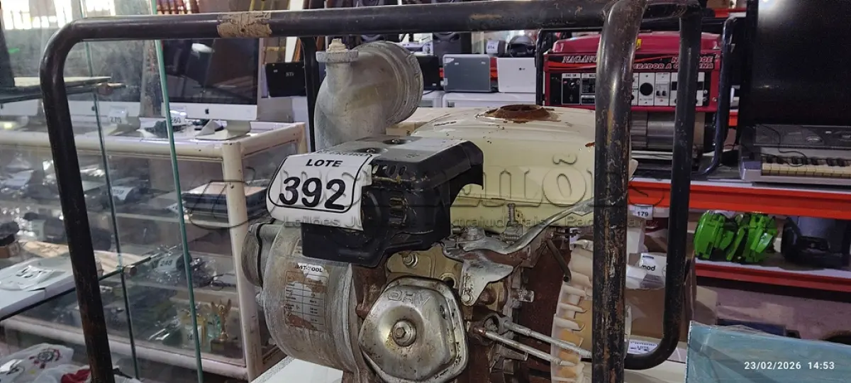 LOTE 392 - 01 MOTOBOMBA INCOMPLETA MODELO B 4T-700L. (NO ESTADO) ATENÇÃO! FAZER A VISITAÇÃO ANTES DE ARREMATAR, NÃO SABEMOS SE FUNCIONA, LEILÃO NÃO TEM GARANTIA E NEM DEVOLUÇÃO, SUJEITO A POSSÍVEIS AVARIAS VISÍVEIS/OCULTAS E/OU AUSÊNCIA DE COMPONENTES.