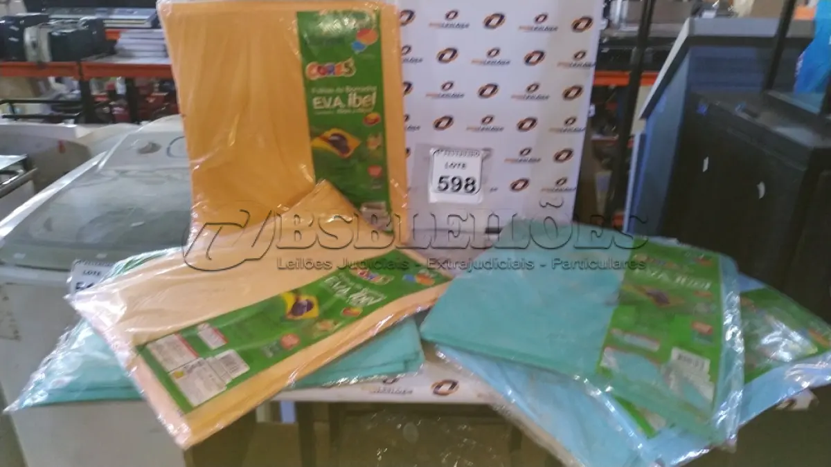 LOTE 598 - 01 LOTE COM VÁRIOS PACOTES DE FOLHAS E.V.A. (NO ESTADO) ATENÇÃO! FAZER A VISITAÇÃO ANTES DE ARREMATAR, NÃO SABEMOS SE FUNCIONA, LEILÃO NÃO TEM GARANTIA E NEM DEVOLUÇÃO, SUJEITO A POSSÍVEIS AVARIAS VISÍVEIS/OCULTAS E/OU AUSÊNCIA DE COMPONENTES.