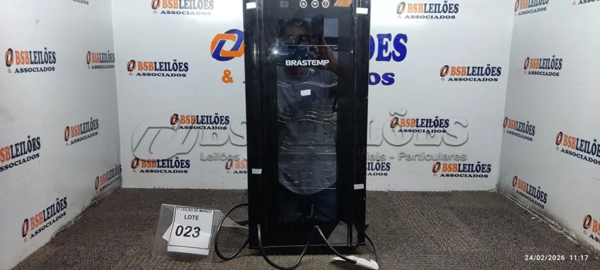 LOTE 023 - 01 ADEGA 127V MARCA BRASTEMP. (NO ESTADO) ATENÇÃO! FAZER A VISITAÇÃO ANTES DE ARREMATAR, NÃO SABEMOS SE FUNCIONA, LEILÃO NÃO TEM GARANTIA E NEM DEVOLUÇÃO, SUJEITO A POSSÍVEIS AVARIAS VISÍVEIS/OCULTAS E/OU AUSÊNCIA DE COMPONENTES.