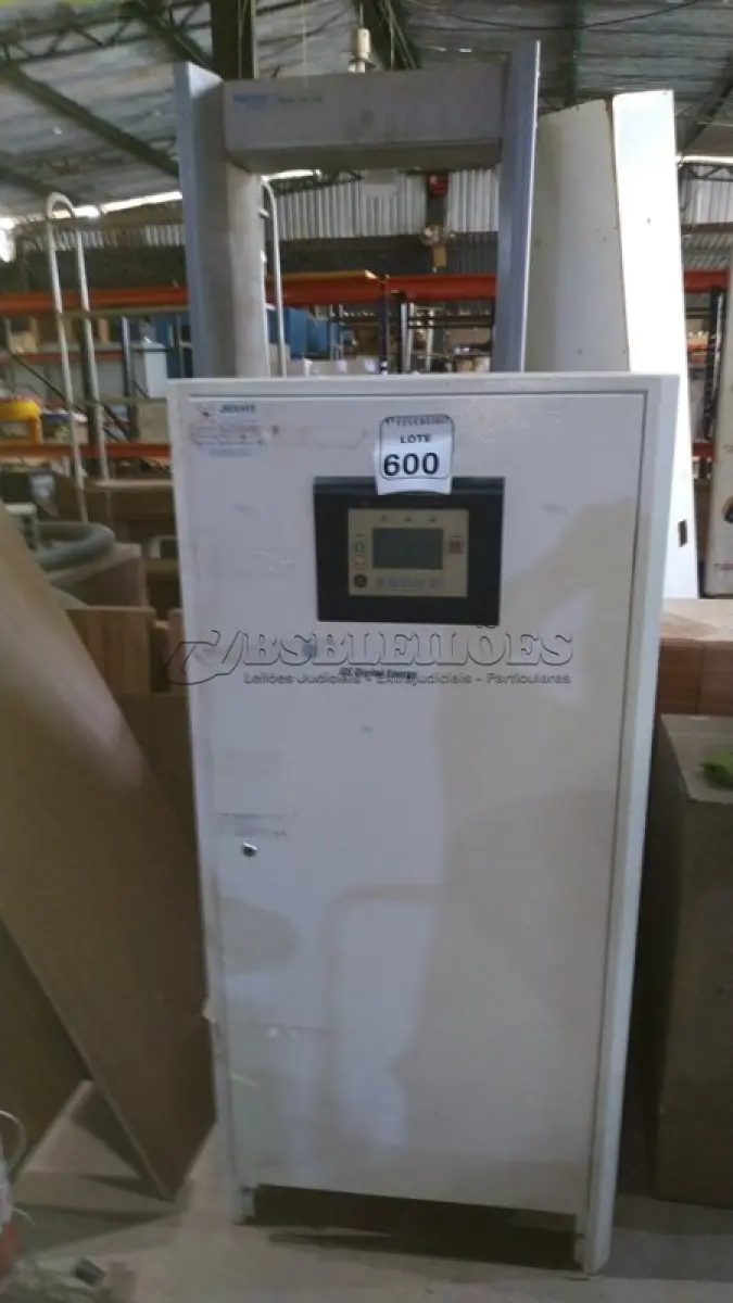 LOTE 600 - 01 NOBREAK DE 40KVA MARCA GE DIGITAL ENERGY. (NO ESTADO) ATENÇÃO! FAZER A VISITAÇÃO ANTES DE ARREMATAR, NÃO SABEMOS SE FUNCIONA, LEILÃO NÃO TEM GARANTIA E NEM DEVOLUÇÃO, SUJEITO A POSSÍVEIS AVARIAS VISÍVEIS/OCULTAS E/OU AUSÊNCIA DE COMPONENTES.