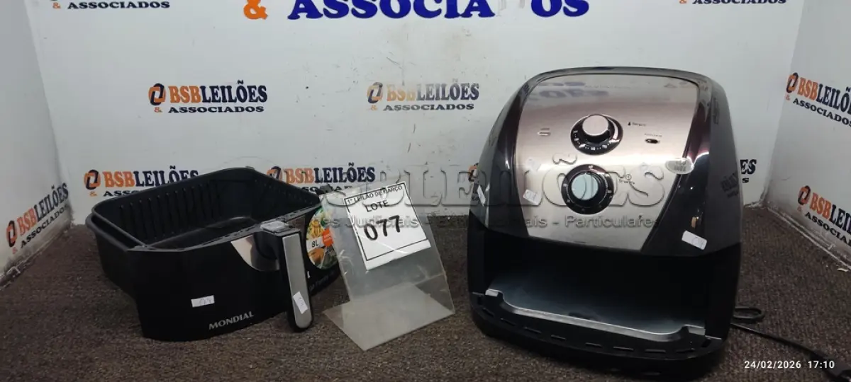 LOTE 077 - 01 AIR FRYER MODELO MEGA FAMILY 8L 220V MARCA MONDIAL. (NO ESTADO) ATENÇÃO! FAZER A VISITAÇÃO ANTES DE ARREMATAR, NÃO SABEMOS SE FUNCIONA, LEILÃO NÃO TEM GARANTIA E NEM DEVOLUÇÃO, SUJEITO A POSSÍVEIS AVARIAS VISÍVEIS/OCULTAS E/OU AUSÊNCIA DE COMPONENTES.
