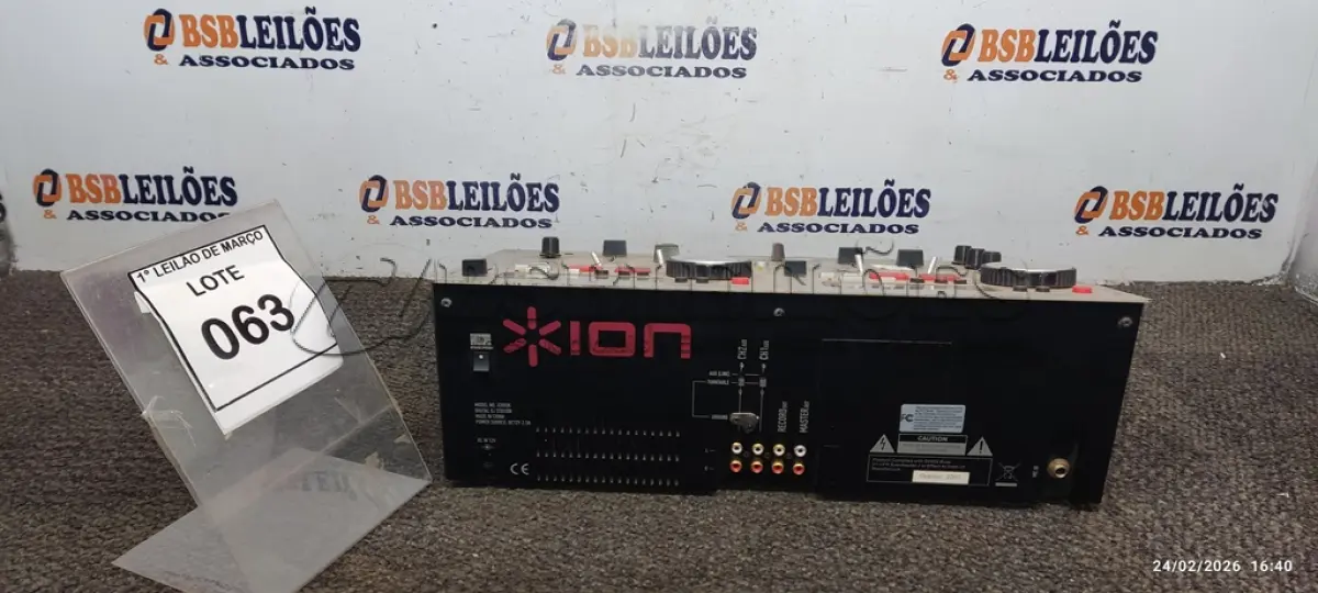 LOTE 063 - 01 ESTAÇÃO DJ DIGITAL MODELO ICDO2K MARCA ION. (NO ESTADO) ATENÇÃO! FAZER A VISITAÇÃO ANTES DE ARREMATAR, NÃO SABEMOS SE FUNCIONA, LEILÃO NÃO TEM GARANTIA E NEM DEVOLUÇÃO, SUJEITO A POSSÍVEIS AVARIAS VISÍVEIS/OCULTAS E/OU AUSÊNCIA DE COMPONENTES.