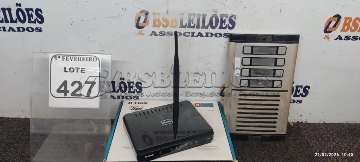 LOTE 427 - 01 ROTEADOR D LINK E 01 INTERFONE. (NO ESTADO) ATENÇÃO! FAZER A VISITAÇÃO ANTES DE ARREMATAR, NÃO SABEMOS SE FUNCIONA. LEILÃO NÃO TEM GARANTIA E NEM DEVOLUÇÃO, SUJEITO A POSSÍVEIS AVARIAS VISÍVEIS/OCULTAS E/OU AUSÊNCIA DE COMPONENTES.