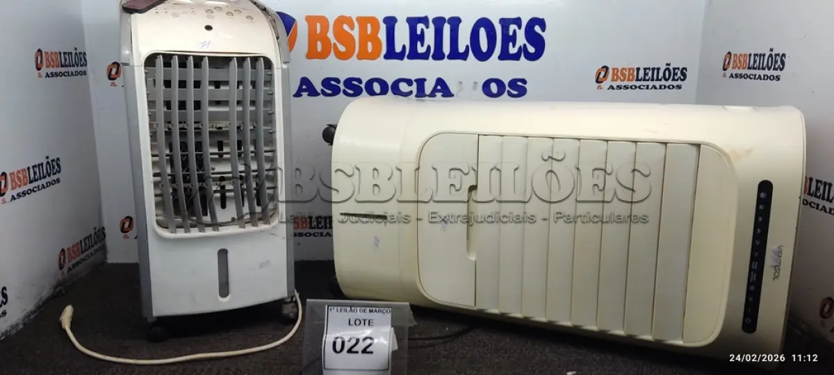 LOTE 022 - 02 CLIMATIZADORES MARCAS VENTISOL E BRITÂNIA. (NO ESTADO) ATENÇÃO! FAZER A VISITAÇÃO ANTES DE ARREMATAR, NÃO SABEMOS SE FUNCIONA, LEILÃO NÃO TEM GARANTIA E NEM DEVOLUÇÃO, SUJEITO A POSSÍVEIS AVARIAS VISÍVEIS/OCULTAS E/OU AUSÊNCIA DE COMPONENTES.
