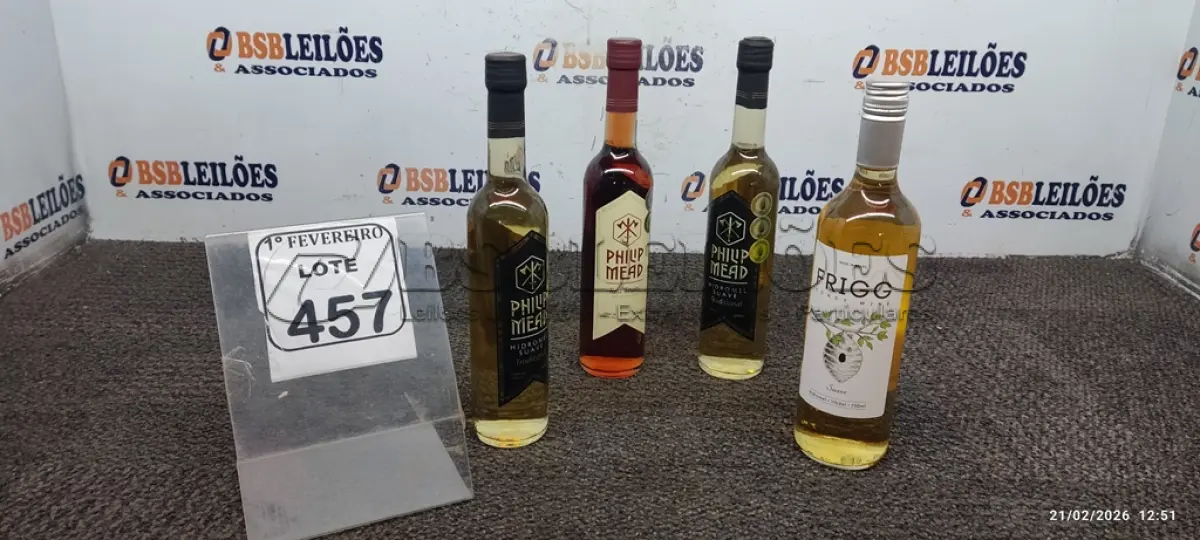 LOTE 457 - 04 GARRAFAS DE HIDROMEL SENDO 03 DE 500ML E 01 DE 750ML DE SABORES DIVERSOS MARCA PHILIP MEAD. (NO ESTADO) ATENÇÃO! FAZER A VISITAÇÃO ANTES DE ARREMATAR, NÃO SABEMOS SE FUNCIONA, LEILÃO NÃO TEM GARANTIA E NEM DEVOLUÇÃO, SUJEITO A POSSÍVEIS AVARIAS VISÍVEIS/OCULTAS E/OU AUSÊNCIA DE COMPONENTES.