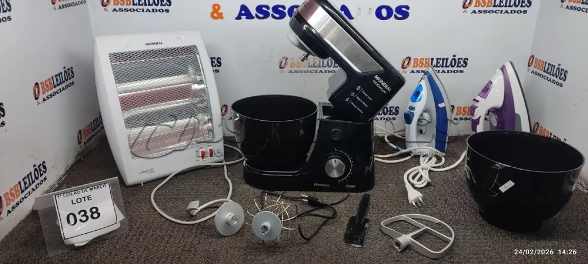 LOTE 038 - 01 BATEDEIRA 127V MARCA MONDIAL, 01 AQUECEDOR ELÉTRICO 220V MARCA MONDIAL E 02 FERROS DE PASSAR ROUPA 220V MARCA MONDIAL. (NO ESTADO) ATENÇÃO! FAZER A VISITAÇÃO ANTES DE ARREMATAR, NÃO SABEMOS SE FUNCIONA, LEILÃO NÃO TEM GARANTIA E NEM DEVOLUÇÃO, SUJEITO A POSSÍVEIS AVARIAS VISÍVEIS/OCULTAS E/OU AUSÊNCIA DE COMPONENTES.