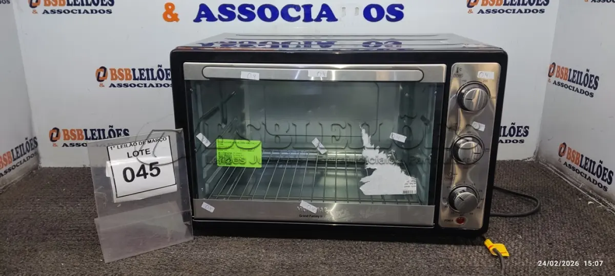 LOTE 045 - 01 FORNO ELÉTRICO MODELO GRAND FAMILY II 52L MARCA 220V MONDIAL. (NO ESTADO) ATENÇÃO! FAZER A VISITAÇÃO ANTES DE ARREMATAR, NÃO SABEMOS SE FUNCIONA, LEILÃO NÃO TEM GARANTIA E NEM DEVOLUÇÃO, SUJEITO A POSSÍVEIS AVARIAS VISÍVEIS/OCULTAS E/OU AUSÊNCIA DE COMPONENTES.