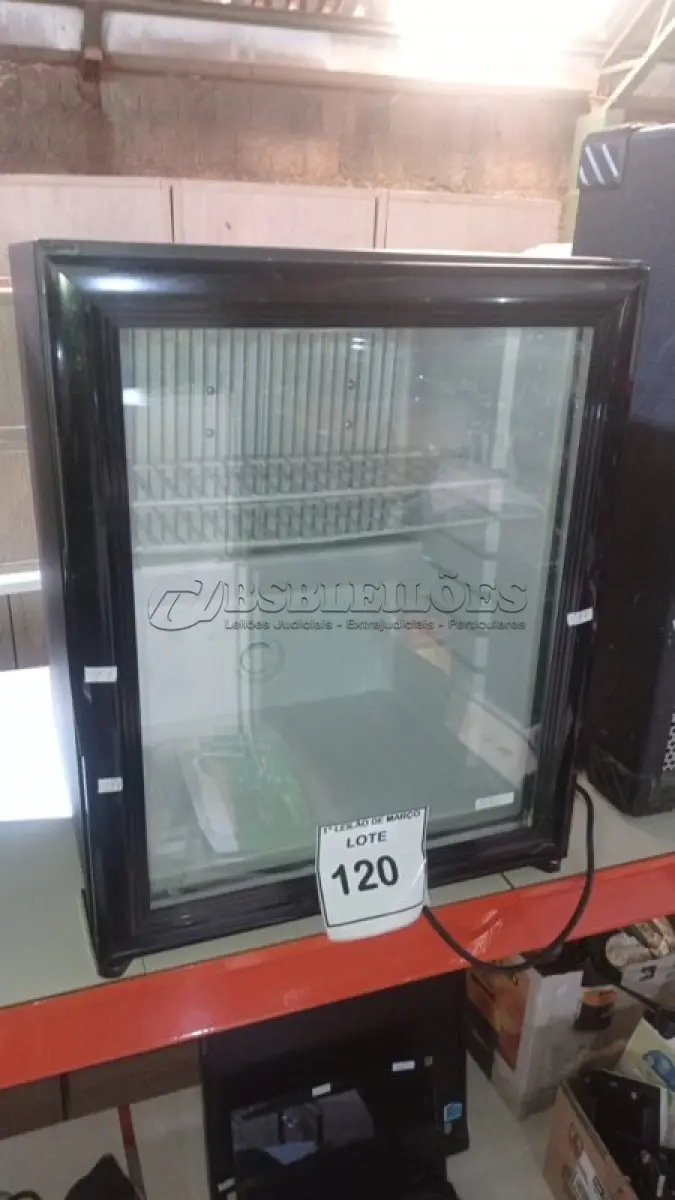 LOTE 120 - 01 FRIGOBAR. (NO ESTADO) ATENÇÃO! FAZER A VISITAÇÃO ANTES DE ARREMATAR, NÃO SABEMOS SE FUNCIONA, LEILÃO NÃO TEM GARANTIA E NEM DEVOLUÇÃO, SUJEITO A POSSÍVEIS AVARIAS VISÍVEIS/OCULTAS E/OU AUSÊNCIA DE COMPONENTES.