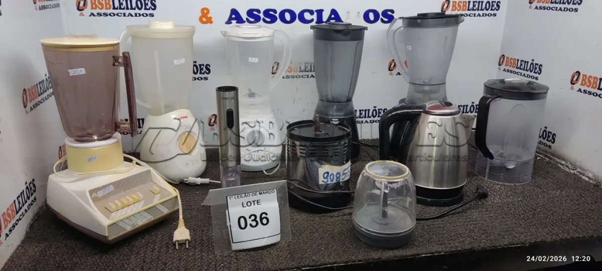 LOTE 036 - 01 CHALEIRA ELÉTRICA 220V, 01 BASE DE LIQUIDIFICADOR INDUSTRIAL, 01 TRITURADOR DE ALIMENTOS E 05 LIQUIDIFICADORES DE MARCAS E MODELOS DIVERSOS. (NO ESTADO) ATENÇÃO! FAZER A VISITAÇÃO ANTES DE ARREMATAR, NÃO SABEMOS SE FUNCIONA, LEILÃO NÃO TEM GARANTIA E NEM DEVOLUÇÃO, SUJEITO A POSSÍVEIS AVARIAS VISÍVEIS/OCULTAS E/OU AUSÊNCIA DE COMPONENTES.