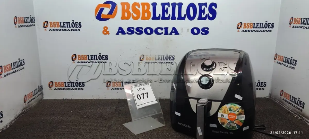LOTE 077 - 01 AIR FRYER MODELO MEGA FAMILY 8L 220V MARCA MONDIAL. (NO ESTADO) ATENÇÃO! FAZER A VISITAÇÃO ANTES DE ARREMATAR, NÃO SABEMOS SE FUNCIONA, LEILÃO NÃO TEM GARANTIA E NEM DEVOLUÇÃO, SUJEITO A POSSÍVEIS AVARIAS VISÍVEIS/OCULTAS E/OU AUSÊNCIA DE COMPONENTES.