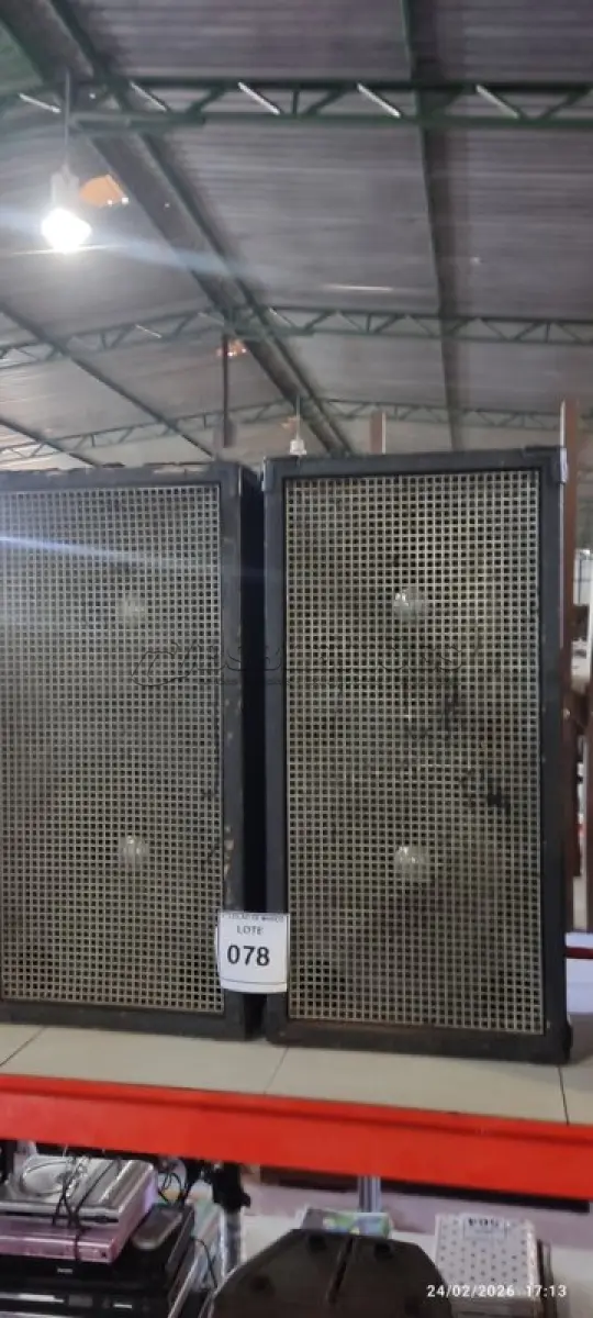 LOTE 078 - 02 CAIXAS DE SOM ALTO FALANTE MODELO UPPER 150F. (NO ESTADO) ATENÇÃO! FAZER A VISITAÇÃO ANTES DE ARREMATAR, NÃO SABEMOS SE FUNCIONA, LEILÃO NÃO TEM GARANTIA E NEM DEVOLUÇÃO, SUJEITO A POSSÍVEIS AVARIAS VISÍVEIS/OCULTAS E/OU AUSÊNCIA DE COMPONENTES.