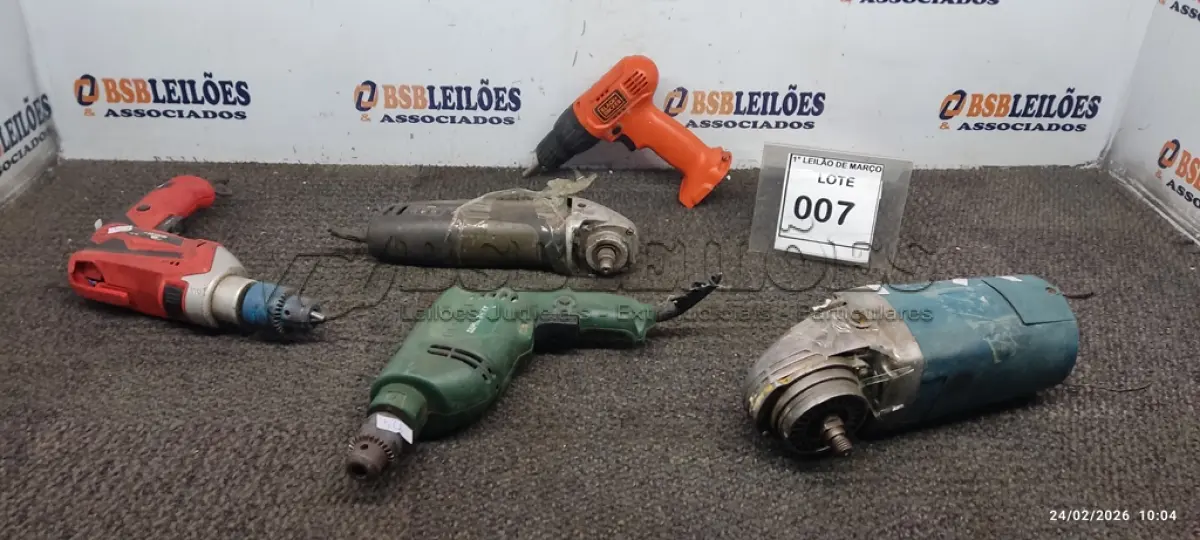 LOTE 007 - 03 FURADEIRAS E 02 ESMERILHADEIRAS (SEM CABO). (NO ESTADO) ATENÇÃO! FAZER A VISITAÇÃO ANTES DE ARREMATAR, NÃO SABEMOS SE FUNCIONA, LEILÃO NÃO TEM GARANTIA E NEM DEVOLUÇÃO, SUJEITO A POSSÍVEIS AVARIAS VISÍVEIS/OCULTAS E/OU AUSÊNCIA DE COMPONENTES.