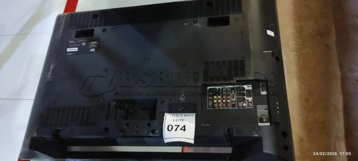 LOTE 074 - 01 TV 40’’ LCD MARCA SONY. (NO ESTADO) ATENÇÃO! FAZER A VISITAÇÃO ANTES DE ARREMATAR, NÃO SABEMOS SE FUNCIONA, LEILÃO NÃO TEM GARANTIA E NEM DEVOLUÇÃO, SUJEITO A POSSÍVEIS AVARIAS VISÍVEIS/OCULTAS E/OU AUSÊNCIA DE COMPONENTES.