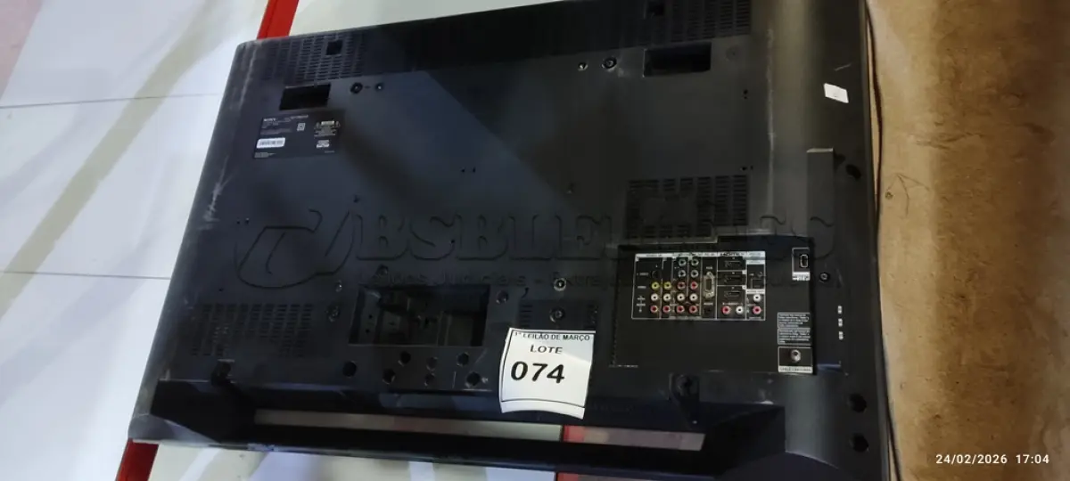 LOTE 074 - 01 TV 40’’ LCD MARCA SONY. (NO ESTADO) ATENÇÃO! FAZER A VISITAÇÃO ANTES DE ARREMATAR, NÃO SABEMOS SE FUNCIONA, LEILÃO NÃO TEM GARANTIA E NEM DEVOLUÇÃO, SUJEITO A POSSÍVEIS AVARIAS VISÍVEIS/OCULTAS E/OU AUSÊNCIA DE COMPONENTES.