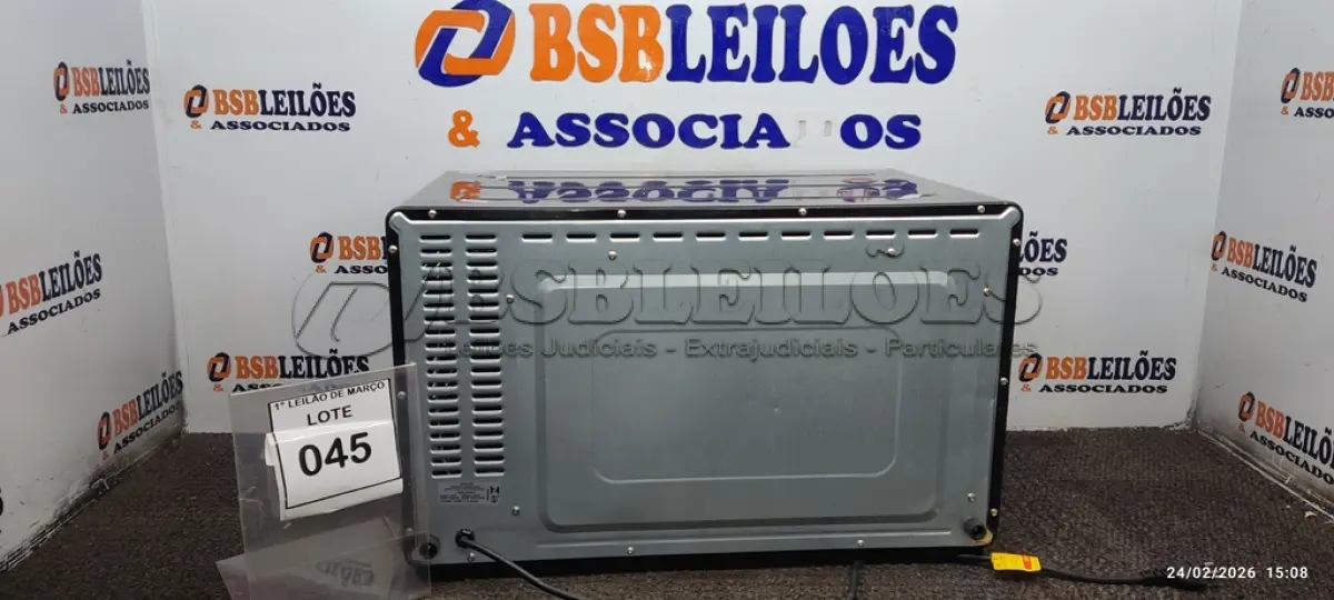 LOTE 045 - 01 FORNO ELÉTRICO MODELO GRAND FAMILY II 52L MARCA 220V MONDIAL. (NO ESTADO) ATENÇÃO! FAZER A VISITAÇÃO ANTES DE ARREMATAR, NÃO SABEMOS SE FUNCIONA, LEILÃO NÃO TEM GARANTIA E NEM DEVOLUÇÃO, SUJEITO A POSSÍVEIS AVARIAS VISÍVEIS/OCULTAS E/OU AUSÊNCIA DE COMPONENTES.