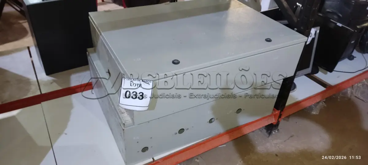 LOTE 033 - 02 QUADROS ELÉTRICOS. (NO ESTADO) ATENÇÃO! FAZER A VISITAÇÃO ANTES DE ARREMATAR, NÃO SABEMOS SE FUNCIONA, LEILÃO NÃO TEM GARANTIA E NEM DEVOLUÇÃO, SUJEITO A POSSÍVEIS AVARIAS VISÍVEIS/OCULTAS E/OU AUSÊNCIA DE COMPONENTES.