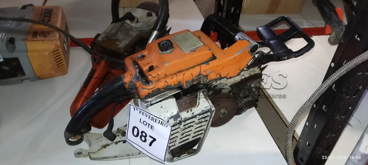 LOTE 087 - 02 MOTOSSERRAS INCOMPLETAS. (NO ESTADO) ATENÇÃO! FAZER A VISITAÇÃO ANTES DE ARREMATAR, NÃO SABEMOS SE FUNCIONA, LEILÃO NÃO TEM GARANTIA E NEM DEVOLUÇÃO, SUJEITO A POSSÍVEIS AVARIAS VISÍVEIS/OCULTAS E/OU AUSÊNCIA DE COMPONENTES.