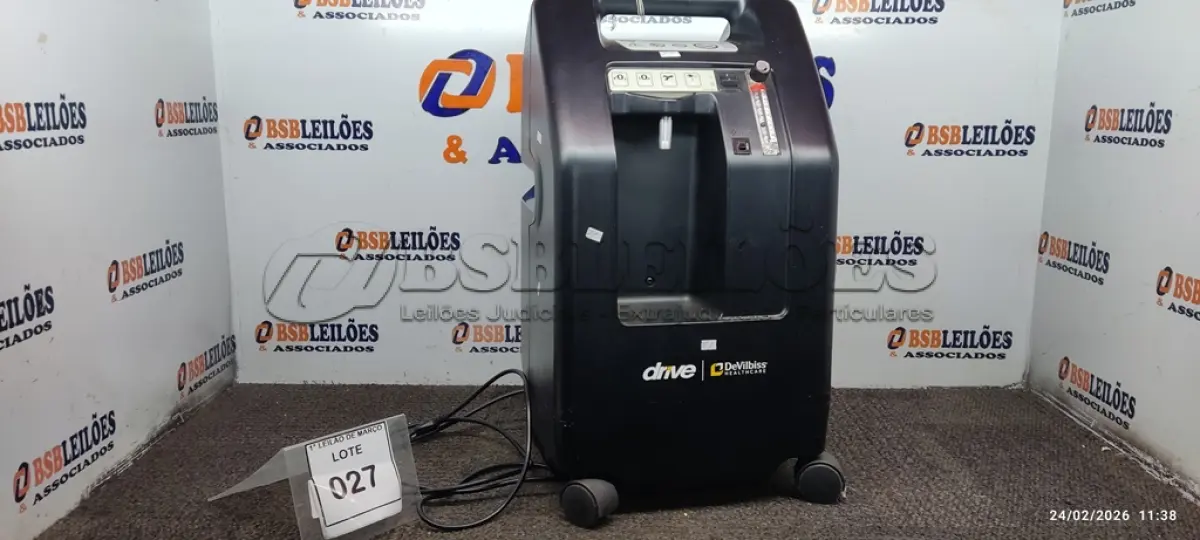 LOTE 027 - 01 CONCENTRADOR DE OXIGÊNIO MODELO 525PS MARCA DRIVE DEVILBISS HEALTHCARE. (NO ESTADO) ATENÇÃO! FAZER A VISITAÇÃO ANTES DE ARREMATAR, NÃO SABEMOS SE FUNCIONA, LEILÃO NÃO TEM GARANTIA E NEM DEVOLUÇÃO, SUJEITO A POSSÍVEIS AVARIAS VISÍVEIS/OCULTAS E/OU AUSÊNCIA DE COMPONENTES.