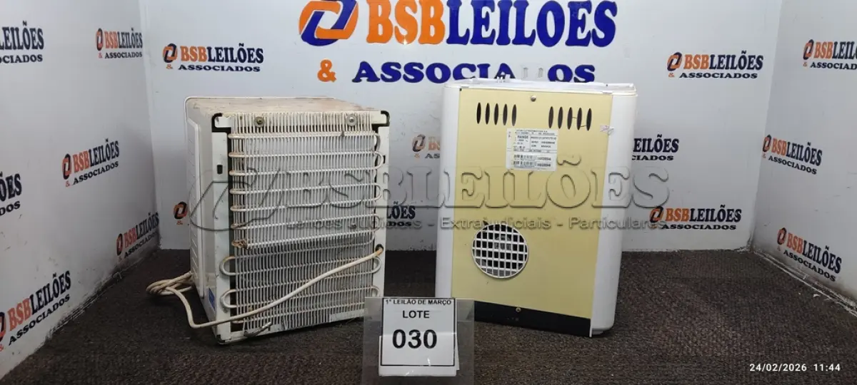 LOTE 030 - 01 PURIFICADOR DE ÁGUA MARCA SOFT E 01 PURIFICADOR DE ÁGUA PARA GALÃO MARCA LATINA. (NO ESTADO) ATENÇÃO! FAZER A VISITAÇÃO ANTES DE ARREMATAR, NÃO SABEMOS SE FUNCIONA, LEILÃO NÃO TEM GARANTIA E NEM DEVOLUÇÃO, SUJEITO A POSSÍVEIS AVARIAS VISÍVEIS/OCULTAS E/OU AUSÊNCIA DE COMPONENTES.