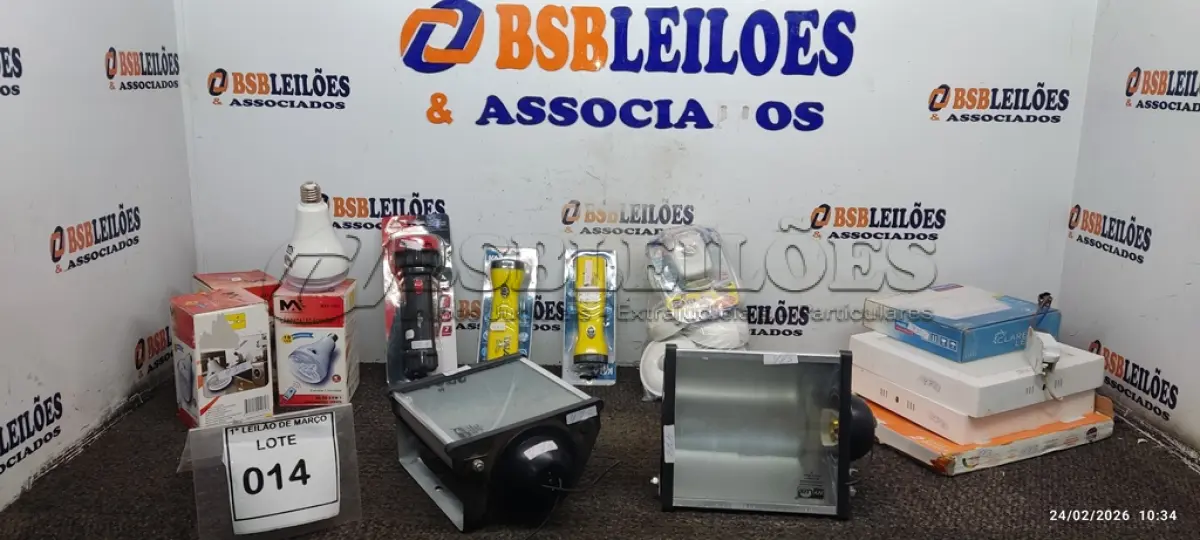 LOTE 014 - 03 LANTERNAS, 03 LÂMPADAS, 02 LUMINÁRIAS, 04 LUMINÁRIAS LED E VÁRIOS DETECTORES DE PRESENÇA MARCAS E MODELOS DIVERSOS. (NO ESTADO) ATENÇÃO! FAZER A VISITAÇÃO ANTES DE ARREMATAR, NÃO SABEMOS SE FUNCIONA, LEILÃO NÃO TEM GARANTIA E NEM DEVOLUÇÃO, SUJEITO A POSSÍVEIS AVARIAS VISÍVEIS/OCULTAS E/OU AUSÊNCIA DE COMPONENTES.
