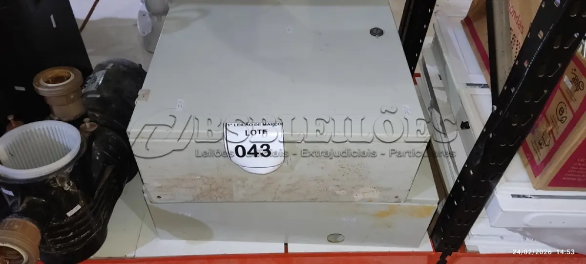 LOTE 043 - 02 QUADROS ELÉTRICOS. (NO ESTADO) ATENÇÃO! FAZER A VISITAÇÃO ANTES DE ARREMATAR, NÃO SABEMOS SE FUNCIONA, LEILÃO NÃO TEM GARANTIA E NEM DEVOLUÇÃO, SUJEITO A POSSÍVEIS AVARIAS VISÍVEIS/OCULTAS E/OU AUSÊNCIA DE COMPONENTES.