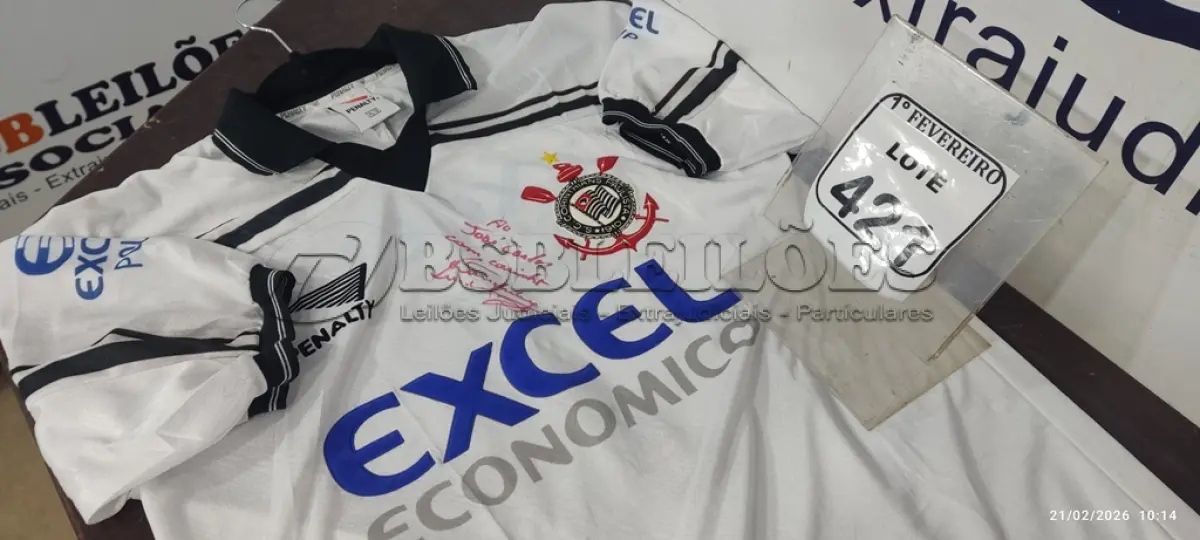 LOTE 421 - 01 CAMISA AUTOGRAFADA DO SPORT CLUB CORINTHIANS PAULISTA. (NO ESTADO) ATENÇÃO! FAZER A VISITAÇÃO ANTES DE ARREMATAR, NÃO SABEMOS SE FUNCIONA, LEILÃO NÃO TEM GARANTIA E NEM DEVOLUÇÃO, SUJEITO A POSSÍVEIS AVARIAS VISÍVEIS/OCULTAS E/OU AUSÊNCIA DE COMPONENTES.