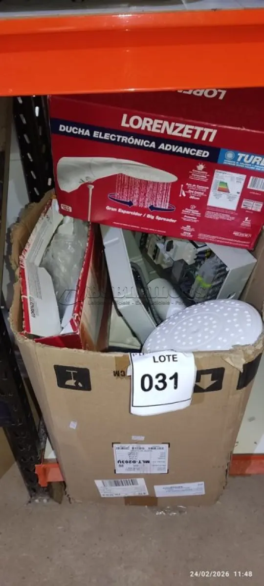 LOTE 031 - 01 QUADRO ELÉTRICO, 03 DUCHAS ELÉTRICA 220V MARCA LORENZETTI, 01 CHUVEIRO MARCA FAMINHO E 06 CAPACETES E.P.I. (NO ESTADO) ATENÇÃO! FAZER A VISITAÇÃO ANTES DE ARREMATAR, NÃO SABEMOS SE FUNCIONA, LEILÃO NÃO TEM GARANTIA E NEM DEVOLUÇÃO, SUJEITO A POSSÍVEIS AVARIAS VISÍVEIS/OCULTAS E/OU AUSÊNCIA DE COMPONENTES.
