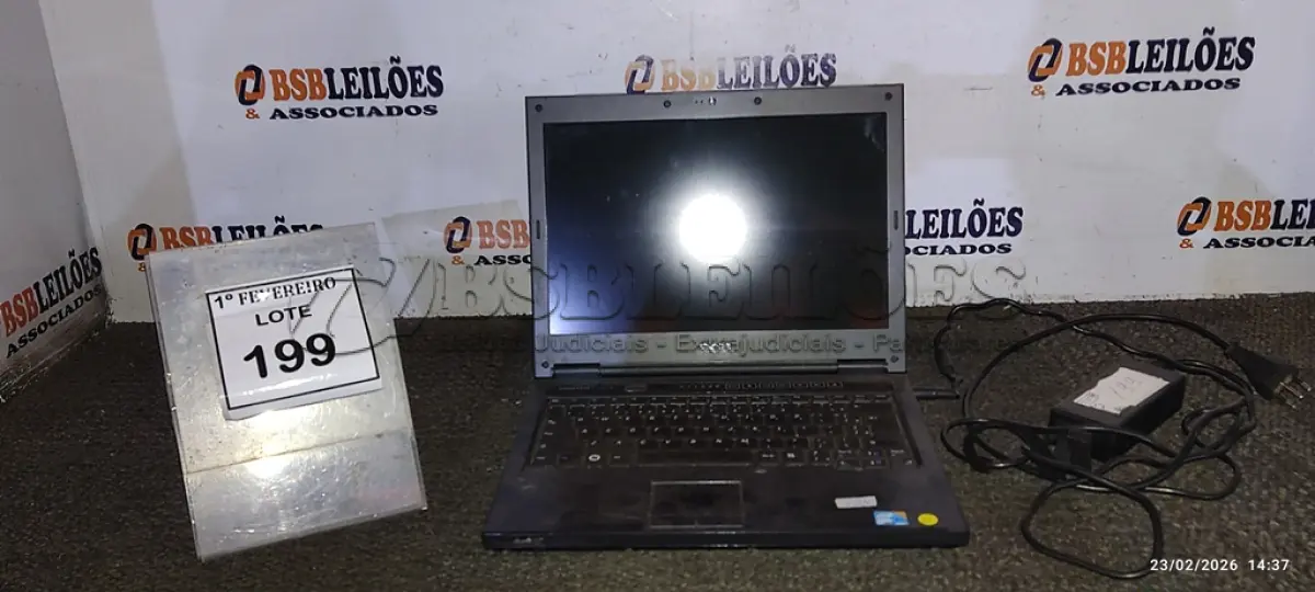 LOTE 199 - 01 NOTEBOOK MARCA DELL COM FONTE. (NO ESTADO) ATENÇÃO! FAZER A VISITAÇÃO ANTES DE ARREMATAR, NÃO SABEMOS SE FUNCIONA, LEILÃO NÃO TEM GARANTIA E NEM DEVOLUÇÃO, SUJEITO A POSSÍVEIS AVARIAS VISÍVEIS/OCULTAS E/OU AUSÊNCIA DE COMPONENTES.