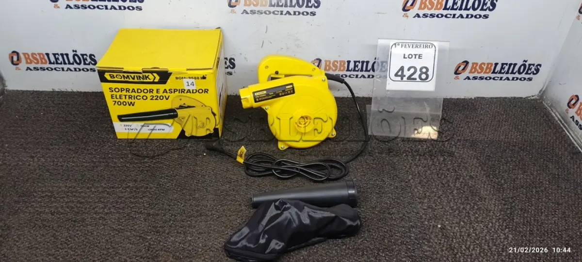 LOTE 428 - 01 SOPRADOR E ASPIRADOR ELÉTRICO 220V 700W 13600RPM. (NO ESTADO) ATENÇÃO! FAZER A VISITAÇÃO ANTES DE ARREMATAR, NÃO SABEMOS SE FUNCIONA, LEILÃO NÃO TEM GARANTIA E NEM DEVOLUÇÃO, SUJEITO A POSSÍVEIS AVARIAS VISÍVEIS/OCULTAS E/OU AUSÊNCIA DE COMPONENTES.