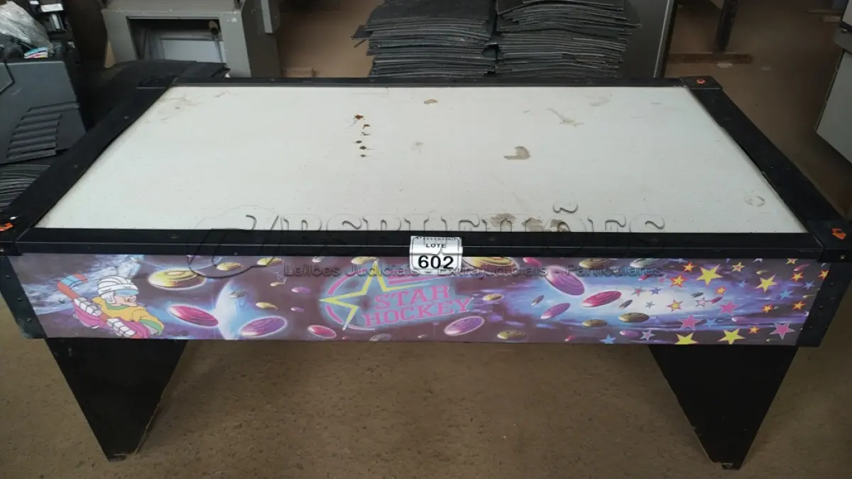 LOTE 602 - 01 MESA DE AIR GAME MARCA STAR HOCKEY. (NO ESTADO) ATENÇÃO! FAZER A VISITAÇÃO ANTES DE ARREMATAR, NÃO SABEMOS SE FUNCIONA, LEILÃO NÃO TEM GARANTIA E NEM DEVOLUÇÃO, SUJEITO A POSSÍVEIS AVARIAS VISÍVEIS/OCULTAS E/OU AUSÊNCIA DE COMPONENTES.
