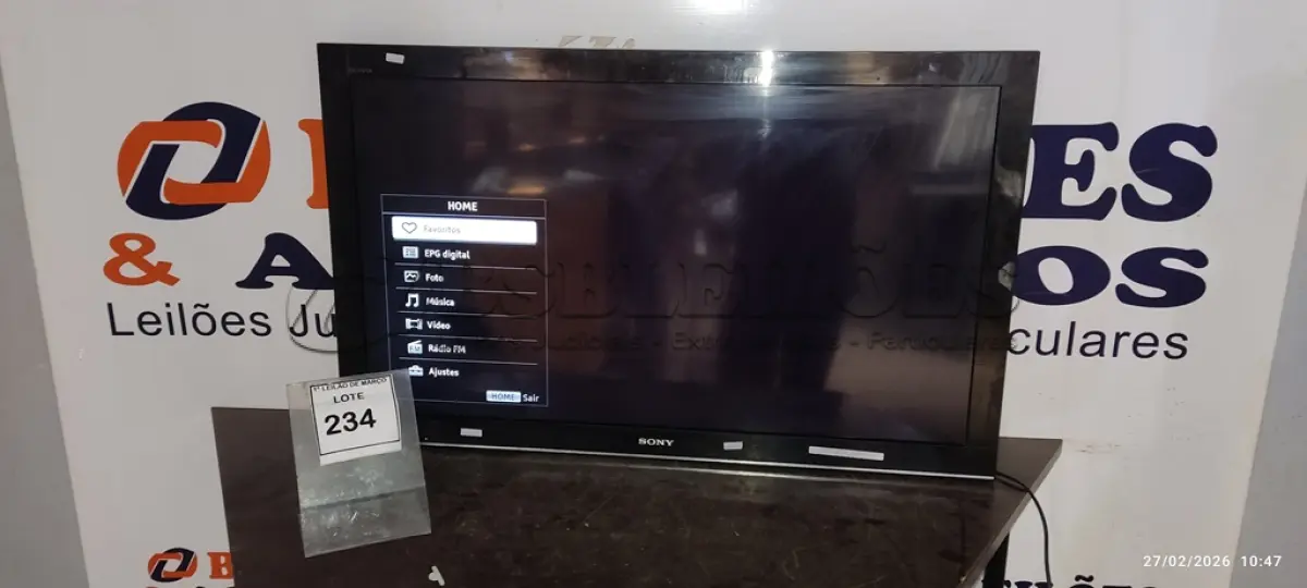 LOTE 234 - 01 TV LCD 40’’ MARCA SONY. (NO ESTADO) ATENÇÃO! FAZER A VISITAÇÃO ANTES DE ARREMATAR, NÃO SABEMOS SE FUNCIONA, LEILÃO NÃO TEM GARANTIA E NEM DEVOLUÇÃO, SUJEITO A POSSÍVEIS AVARIAS VISÍVEIS/OCULTAS E/OU AUSÊNCIA DE COMPONENTES.