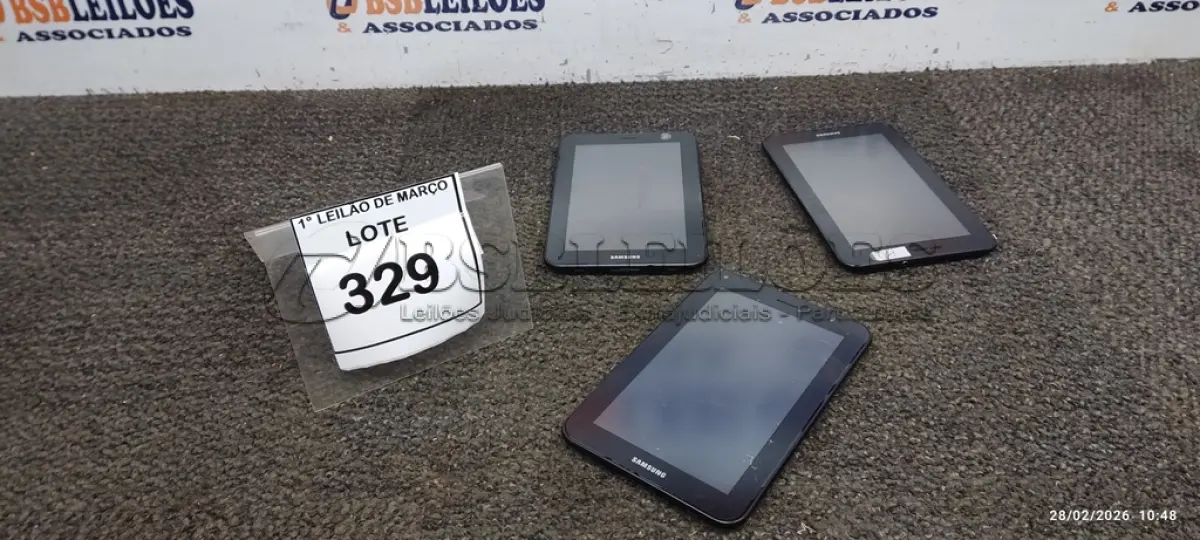 LOTE 329 - 03 TABLETS MARCA SAMSUNG SEM CARREGADOR. (NO ESTADO) ATENÇÃO! FAZER A VISITAÇÃO ANTES DE ARREMATAR, NÃO SABEMOS SE FUNCIONA, LEILÃO NÃO TEM GARANTIA E NEM DEVOLUÇÃO, SUJEITO A POSSÍVEIS AVARIAS VISÍVEIS/OCULTAS E/OU AUSÊNCIA DE COMPONENTES.