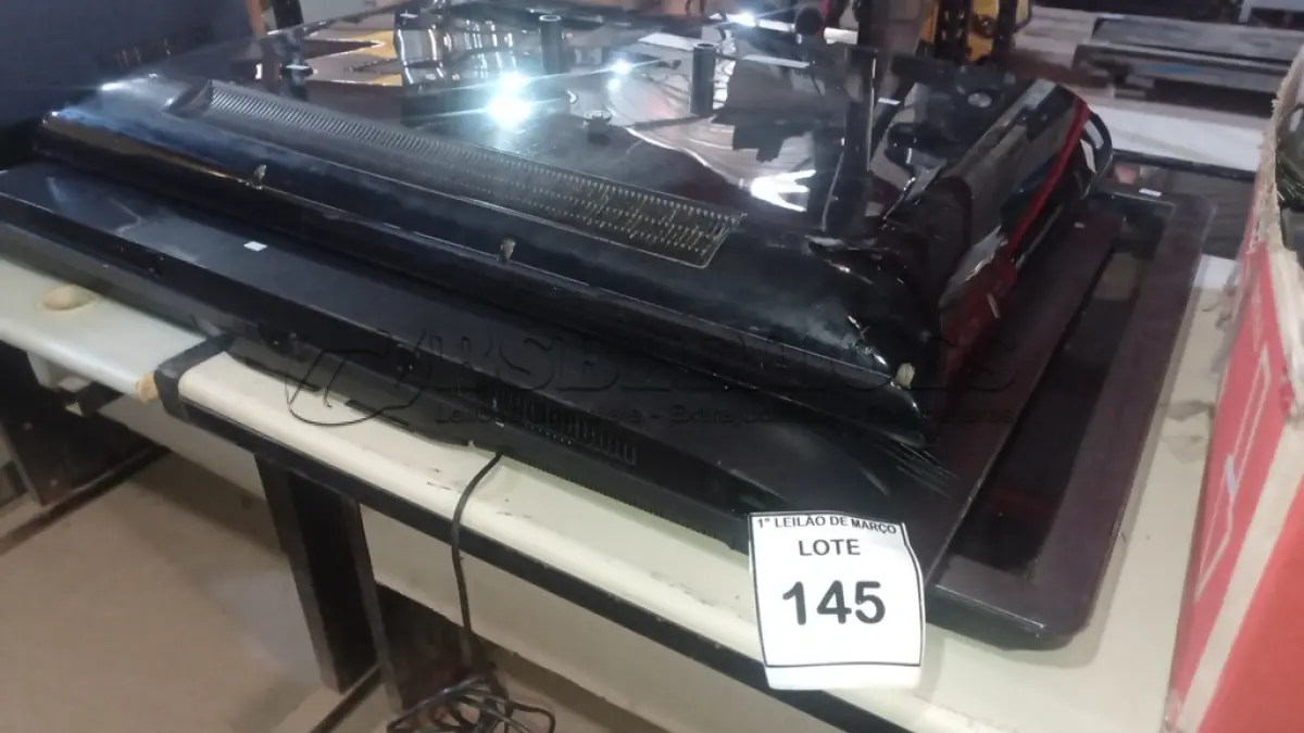 LOTE 145 - 01 TV LCD 40’’ MARCA SAMSUNG, 01TV LCD 50’’ MARCA SAMSUNG E 01 TV LCD 52’’ MARCA PHILIPS. (NO ESTADO) ATENÇÃO! FAZER A VISITAÇÃO ANTES DE ARREMATAR, NÃO SABEMOS SE FUNCIONA, LEILÃO NÃO TEM GARANTIA E NEM DEVOLUÇÃO, SUJEITO A POSSÍVEIS AVARIAS VISÍVEIS/OCULTAS E/OU AUSÊNCIA DE COMPONENTES.