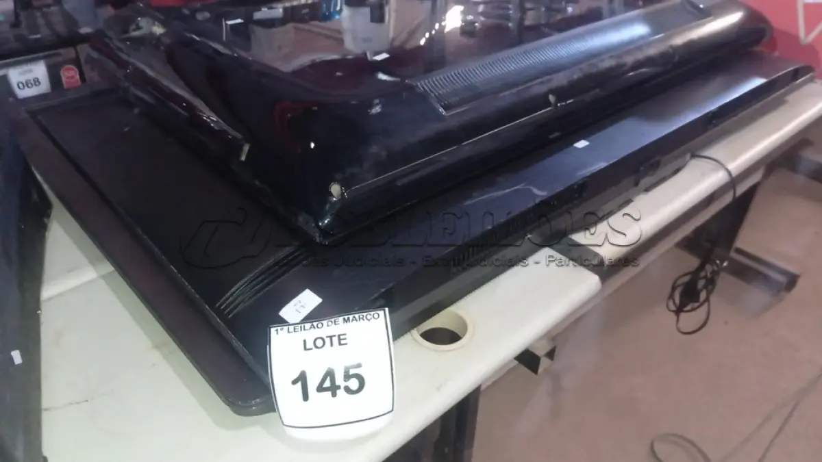 LOTE 145 - 01 TV LCD 40’’ MARCA SAMSUNG, 01TV LCD 50’’ MARCA SAMSUNG E 01 TV LCD 52’’ MARCA PHILIPS. (NO ESTADO) ATENÇÃO! FAZER A VISITAÇÃO ANTES DE ARREMATAR, NÃO SABEMOS SE FUNCIONA, LEILÃO NÃO TEM GARANTIA E NEM DEVOLUÇÃO, SUJEITO A POSSÍVEIS AVARIAS VISÍVEIS/OCULTAS E/OU AUSÊNCIA DE COMPONENTES.