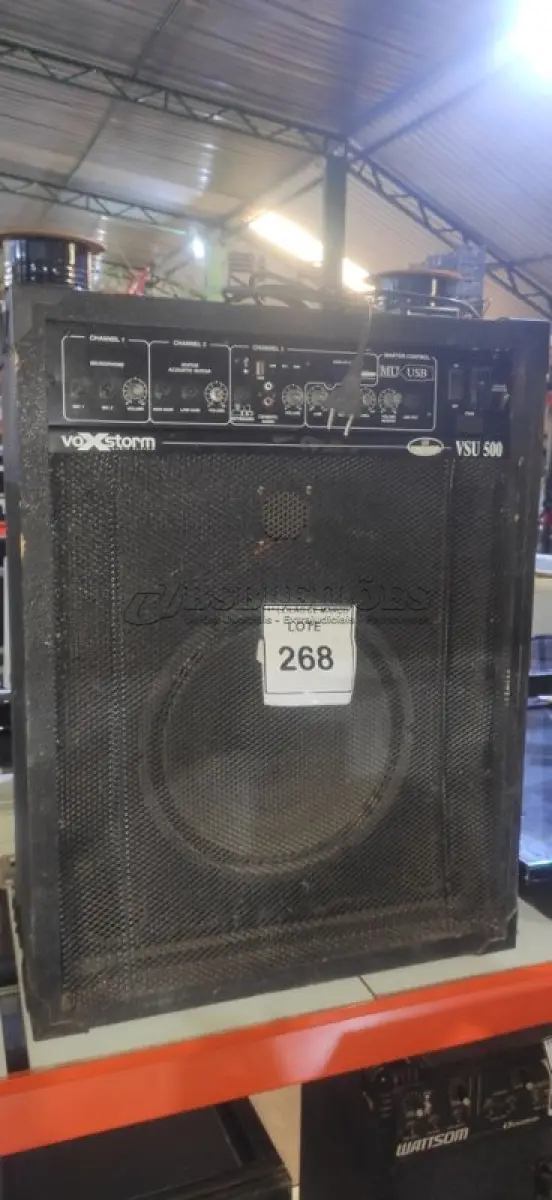 LOTE 268 - 01 CAIXA DE SOM AMPLIFICADORA MARCA VOXSTORM. (NO ESTADO) ATENÇÃO! FAZER A VISITAÇÃO ANTES DE ARREMATAR, NÃO SABEMOS SE FUNCIONA, LEILÃO NÃO TEM GARANTIA E NEM DEVOLUÇÃO, SUJEITO A POSSÍVEIS AVARIAS VISÍVEIS/OCULTAS E/OU AUSÊNCIA DE COMPONENTES.