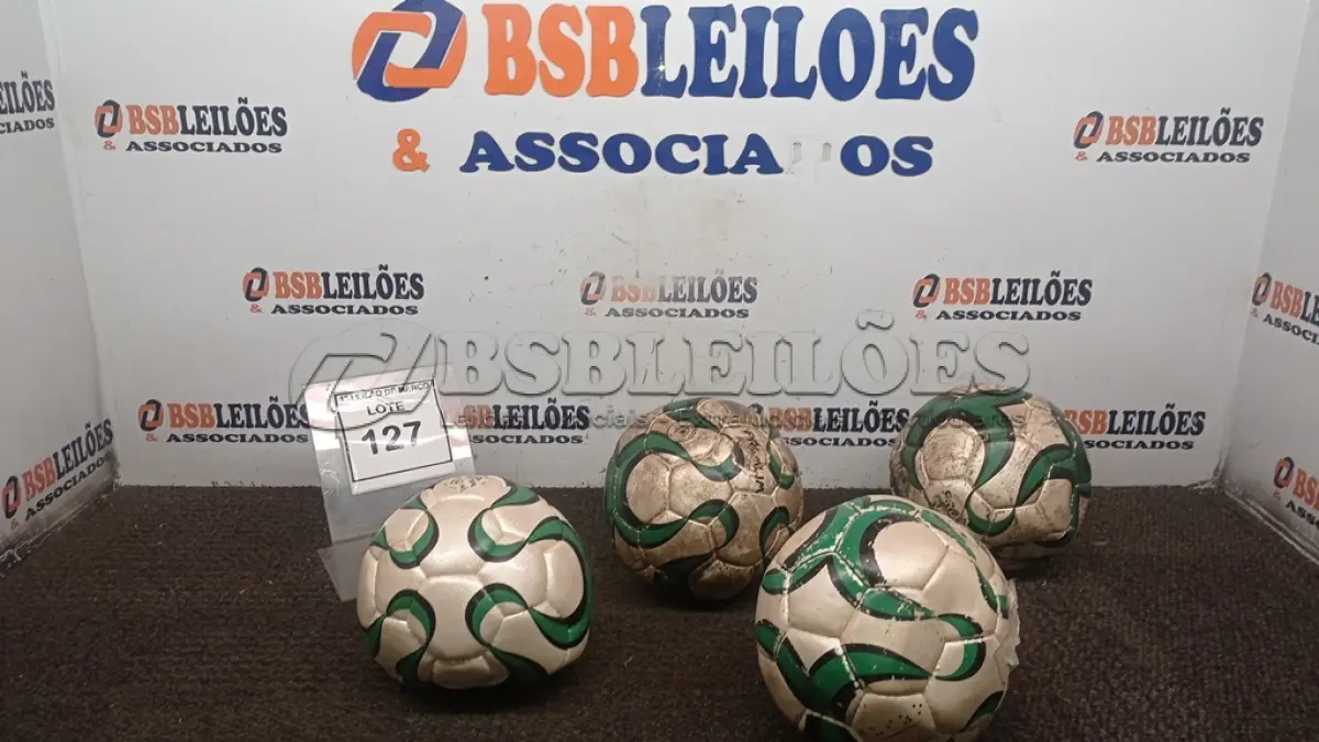 LOTE 127 - 04 BOLAS DE FUTSAL PRO COM GUIZOS. (NO ESTADO) ATENÇÃO! FAZER A VISITAÇÃO ANTES DE ARREMATAR, NÃO SABEMOS SE FUNCIONA, LEILÃO NÃO TEM GARANTIA E NEM DEVOLUÇÃO, SUJEITO A POSSÍVEIS AVARIAS VISÍVEIS/OCULTAS E/OU AUSÊNCIA DE COMPONENTES.