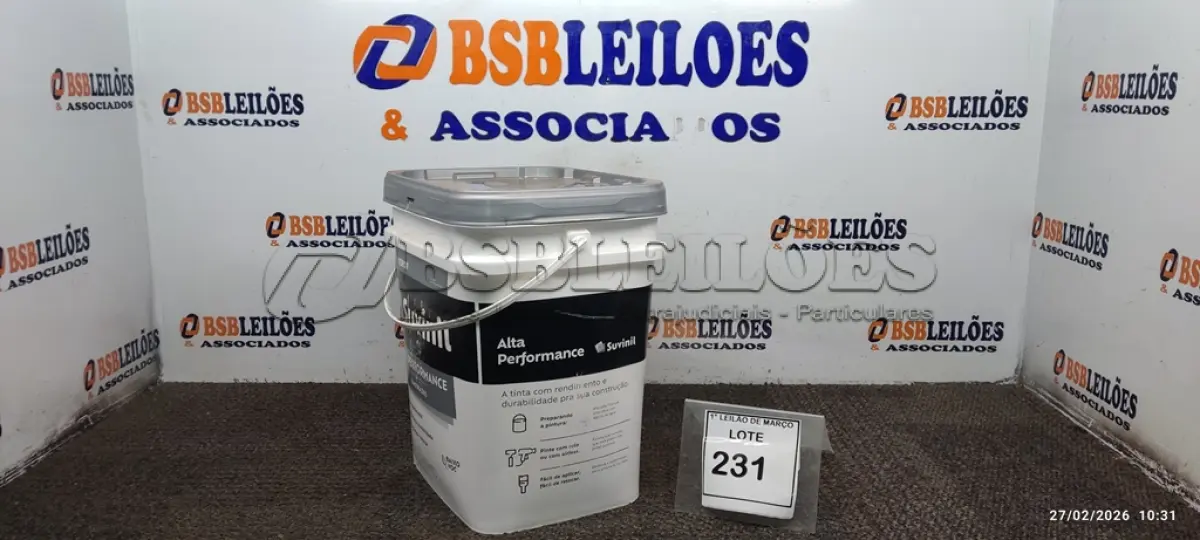 LOTE 231 - 01 BALDE DE TINTA ACRÍLICA INTERIOR DE 18L NA COR FOSCO BRANCO MARCA SUVINIL. (NO ESTADO) ATENÇÃO! FAZER A VISITAÇÃO ANTES DE ARREMATAR, NÃO SABEMOS SE FUNCIONA. LEILÃO NÃO TEM GARANTIA E NEM DEVOLUÇÃO, SUJEITO A POSSÍVEIS AVARIAS VISÍVEIS/OCULTAS E/OU AUSÊNCIA DE COMPONENTES.