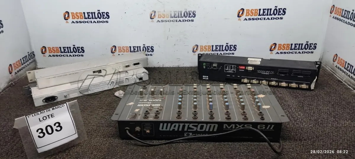 LOTE 303 - 01 MESA DE SOM MARCA CICLOTRON, 01 CONTROLADOR DE INTEGRAÇÃO AMX NETLINX NI-3100, 01 PAINEL DE CONTROLE MODULAR GRASS VALLEY NEWTON E 01 AUDIÔMETRO DIGITAL AVS-800. (NO ESTADO) ATENÇÃO! FAZER A VISITAÇÃO ANTES DE ARREMATAR, NÃO SABEMOS SE FUNCIONA, LEILÃO NÃO TEM GARANTIA E NEM DEVOLUÇÃO, SUJEITO A POSSÍVEIS AVARIAS VISÍVEIS/OCULTAS E/OU AUSÊNCIA DE COMPONENTES.