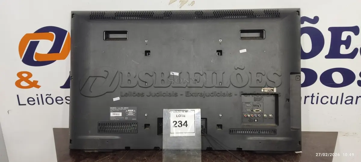 LOTE 234 - 01 TV LCD 40’’ MARCA SONY. (NO ESTADO) ATENÇÃO! FAZER A VISITAÇÃO ANTES DE ARREMATAR, NÃO SABEMOS SE FUNCIONA, LEILÃO NÃO TEM GARANTIA E NEM DEVOLUÇÃO, SUJEITO A POSSÍVEIS AVARIAS VISÍVEIS/OCULTAS E/OU AUSÊNCIA DE COMPONENTES.