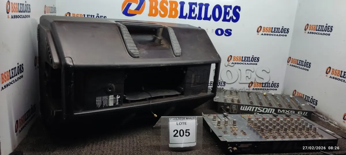 LOTE 205 - 01 CAIXA DE SOM MARCA JBL COM AVARIAS E 02 MESAS DE SOM MARCAS  CICLOTRON E UNIC. (NO ESTADO) ATENÇÃO! FAZER A VISITAÇÃO ANTES DE ARREMATAR, NÃO SABEMOS SE FUNCIONA, LEILÃO NÃO TEM GARANTIA E NEM DEVOLUÇÃO, SUJEITO A POSSÍVEIS AVARIAS VISÍVEIS/OCULTAS E/OU AUSÊNCIA DE COMPONENTES.