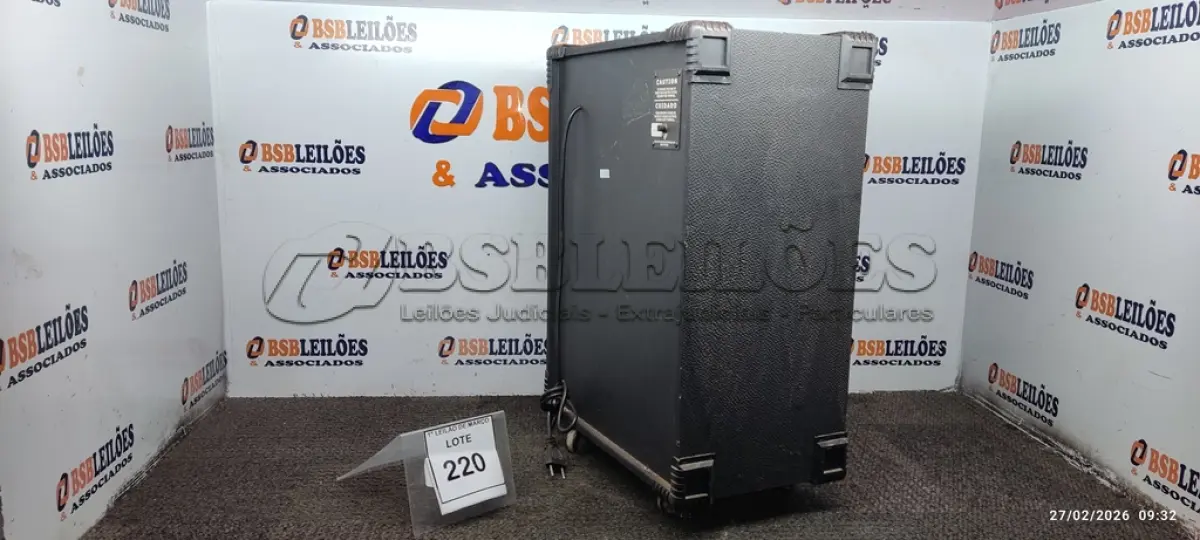 LOTE 220 - 01 CAIXA DE SOM AMPLIFICADORA MARCA  CICLOTRON . (NO ESTADO) ATENÇÃO! FAZER A VISITAÇÃO ANTES DE ARREMATAR, NÃO SABEMOS SE FUNCIONA, LEILÃO NÃO TEM GARANTIA E NEM DEVOLUÇÃO, SUJEITO A POSSÍVEIS AVARIAS VISÍVEIS/OCULTAS E/OU AUSÊNCIA DE COMPONENTES.