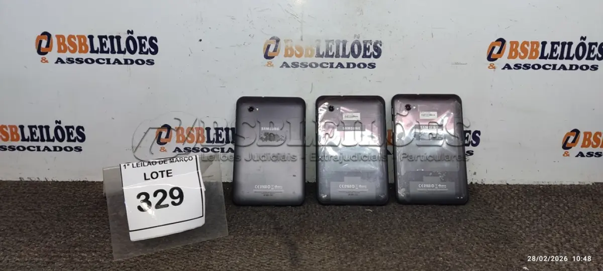 LOTE 329 - 03 TABLETS MARCA SAMSUNG SEM CARREGADOR. (NO ESTADO) ATENÇÃO! FAZER A VISITAÇÃO ANTES DE ARREMATAR, NÃO SABEMOS SE FUNCIONA, LEILÃO NÃO TEM GARANTIA E NEM DEVOLUÇÃO, SUJEITO A POSSÍVEIS AVARIAS VISÍVEIS/OCULTAS E/OU AUSÊNCIA DE COMPONENTES.