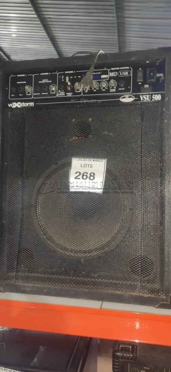 LOTE 268 - 01 CAIXA DE SOM AMPLIFICADORA MARCA VOXSTORM. (NO ESTADO) ATENÇÃO! FAZER A VISITAÇÃO ANTES DE ARREMATAR, NÃO SABEMOS SE FUNCIONA, LEILÃO NÃO TEM GARANTIA E NEM DEVOLUÇÃO, SUJEITO A POSSÍVEIS AVARIAS VISÍVEIS/OCULTAS E/OU AUSÊNCIA DE COMPONENTES.
