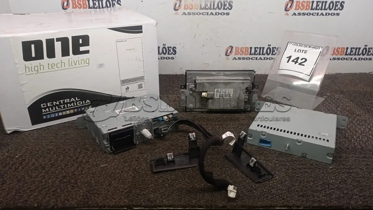 LOTE 142 - 01 APARELHO DE SOM AUTOMOTIVO. (NO ESTADO) ATENÇÃO! FAZER A VISITAÇÃO ANTES DE ARREMATAR, NÃO SABEMOS SE FUNCIONA, LEILÃO NÃO TEM GARANTIA E NEM DEVOLUÇÃO, SUJEITO A POSSÍVEIS AVARIAS VISÍVEIS/OCULTAS E/OU AUSÊNCIA DE COMPONENTES.