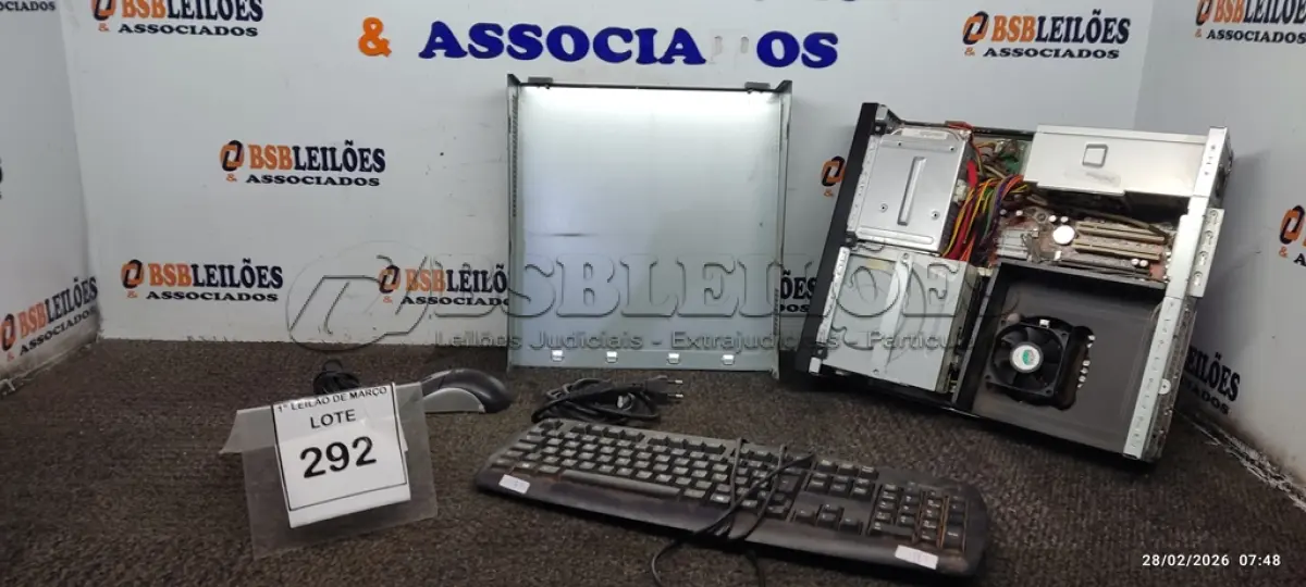 LOTE 292 - 01 CPU INFORWAY 4GB HD 500, 01 MOUSE, 01 TECLADO, 01BASE DE CPU, 01 CABO DE FORÇA. (NO ESTADO) ATENÇÃO! FAZER A VISITAÇÃO ANTES DE ARREMATAR, NÃO SABEMOS SE FUNCIONA. LEILÃO NÃO TEM GARANTIA E NEM DEVOLUÇÃO, SUJEITO A POSSÍVEIS AVARIAS VISÍVEIS/OCULTAS E/OU AUSÊNCIA DE COMPONENTES.