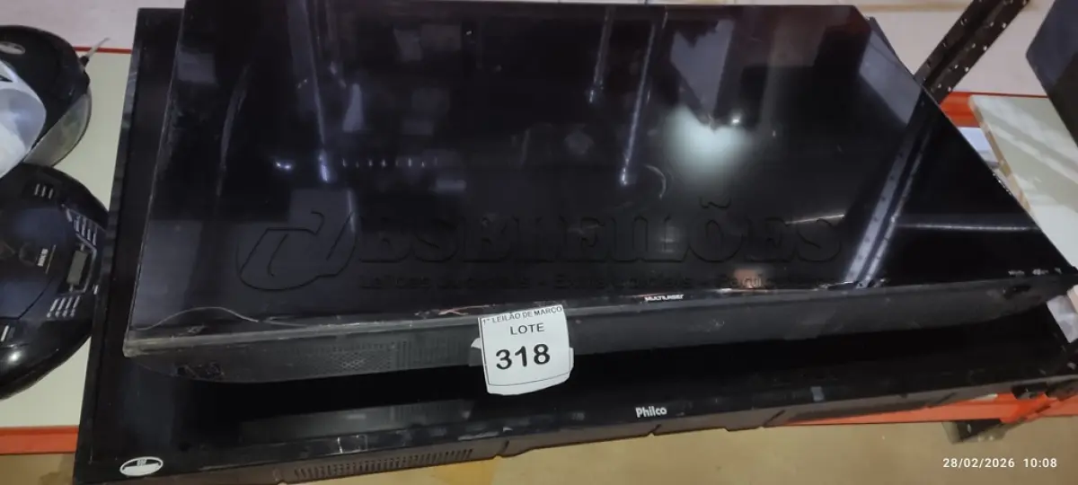 LOTE 318 - 01 TV LCD 50’’ MARCA MULTILASER E 01 TV LCD 55’’ MARCA PHILCO. (NO ESTADO) ATENÇÃO! FAZER A VISITAÇÃO ANTES DE ARREMATAR, NÃO SABEMOS SE FUNCIONA, LEILÃO NÃO TEM GARANTIA E NEM DEVOLUÇÃO, SUJEITO A POSSÍVEIS AVARIAS VISÍVEIS/OCULTAS E/OU AUSÊNCIA DE COMPONENTES.