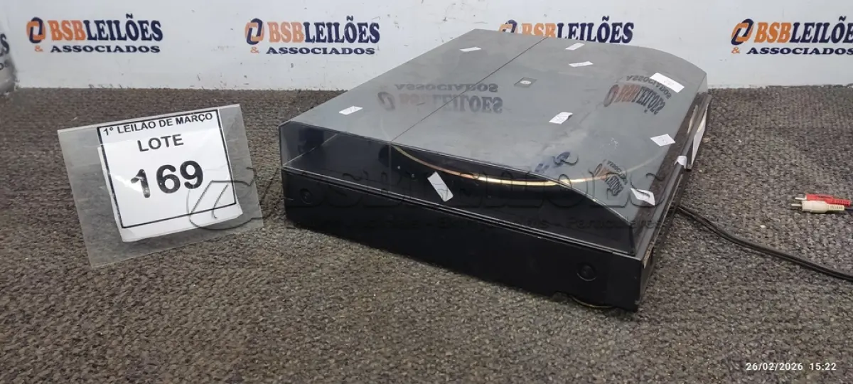 LOTE 169 - 01 TOCA-DISCOS VINTAGE MARCA GRADIENTE. (NO ESTADO) ATENÇÃO! FAZER A VISITAÇÃO ANTES DE ARREMATAR, NÃO SABEMOS SE FUNCIONA, LEILÃO NÃO TEM GARANTIA E NEM DEVOLUÇÃO, SUJEITO A POSSÍVEIS AVARIAS VISÍVEIS/OCULTAS E/OU AUSÊNCIA DE COMPONENTES.